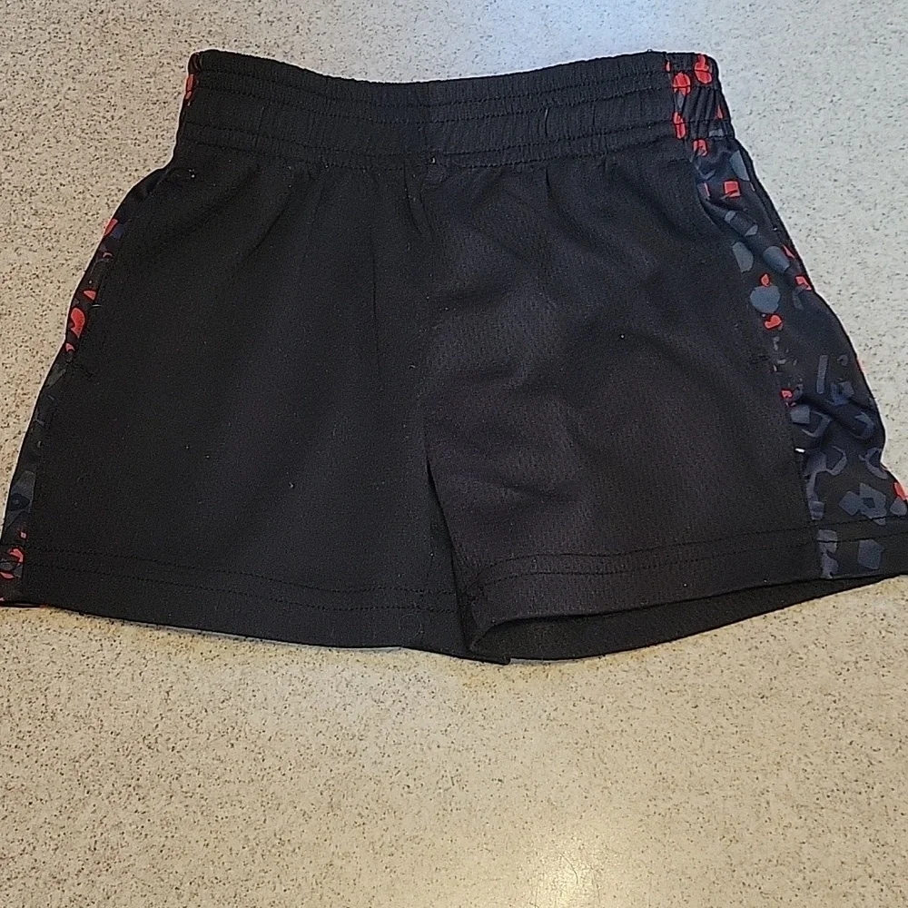Marvel Spiderman 2 Pc Set Spiderman Tshirt And Shorts Size 18 Months